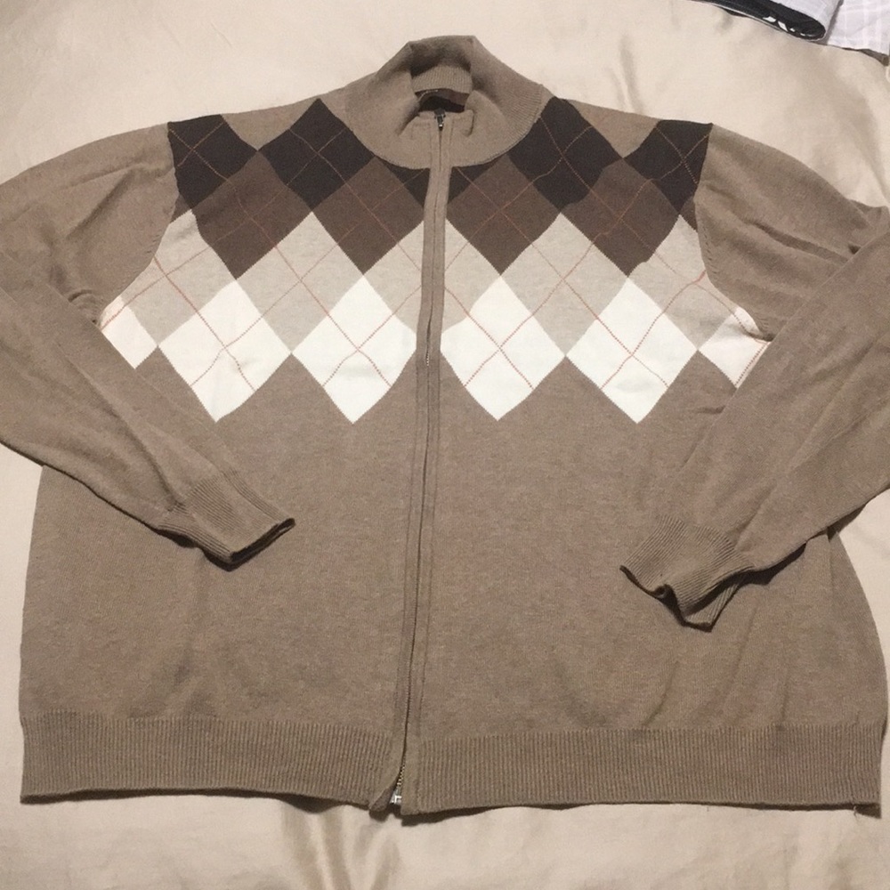BLOWOUT SALE! Perry Ellis Argyle sweater